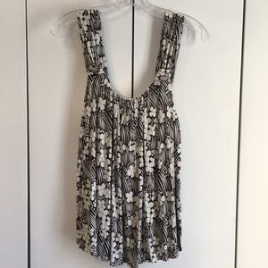 Anthropologie blk/white graphic floral motif tank